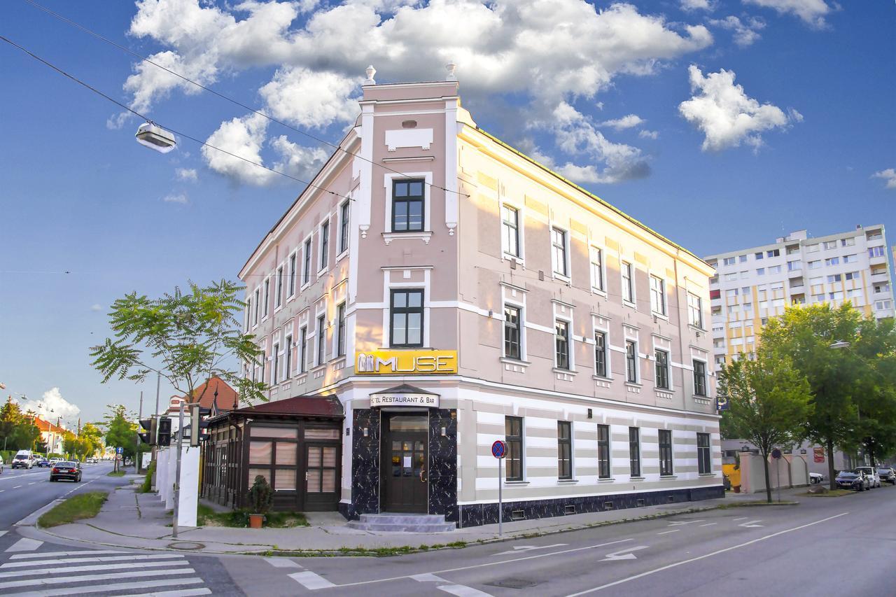 Hotel Muse Sankt Poelten Luaran gambar